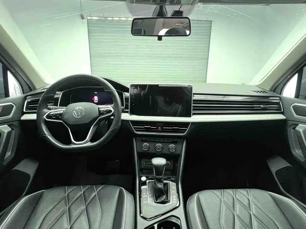 Volkswagen Tiguan L 2023 — фото 13