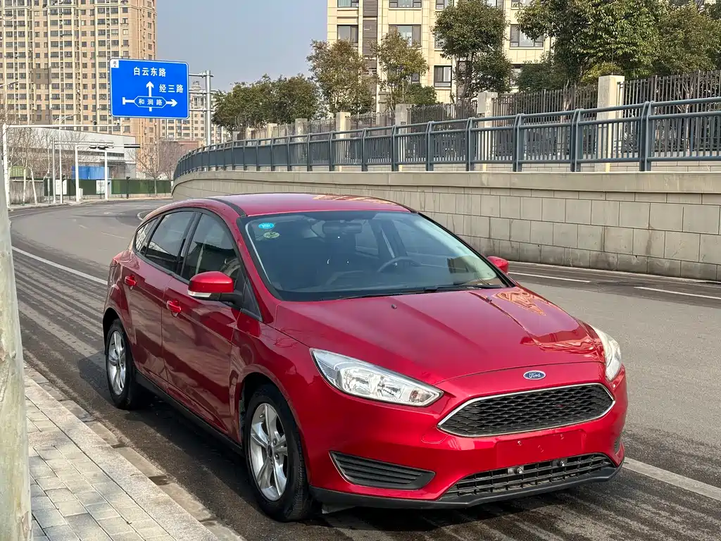 Ford Focus 2018 — фото 3