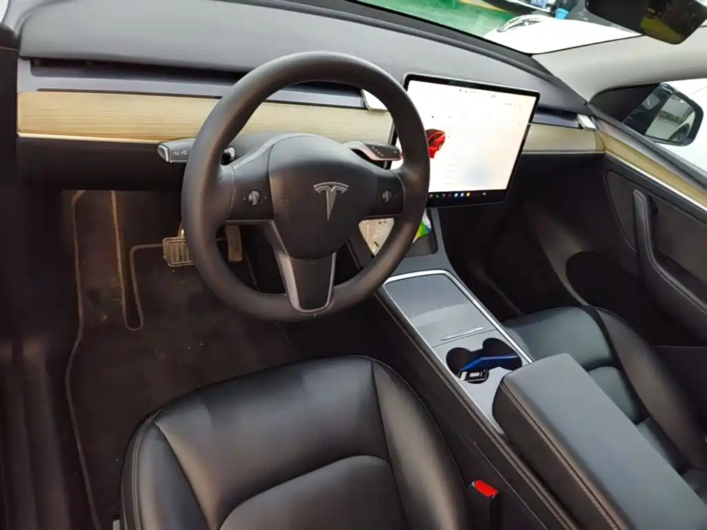 Tesla Model Y 2023 — фото 10