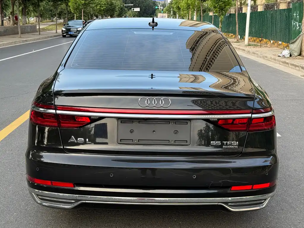 Audi A8 2019 — фото 8