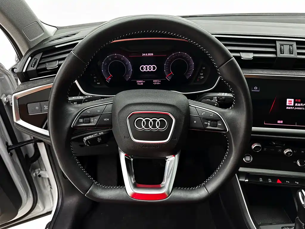 Audi Q3 2022 — фото 19