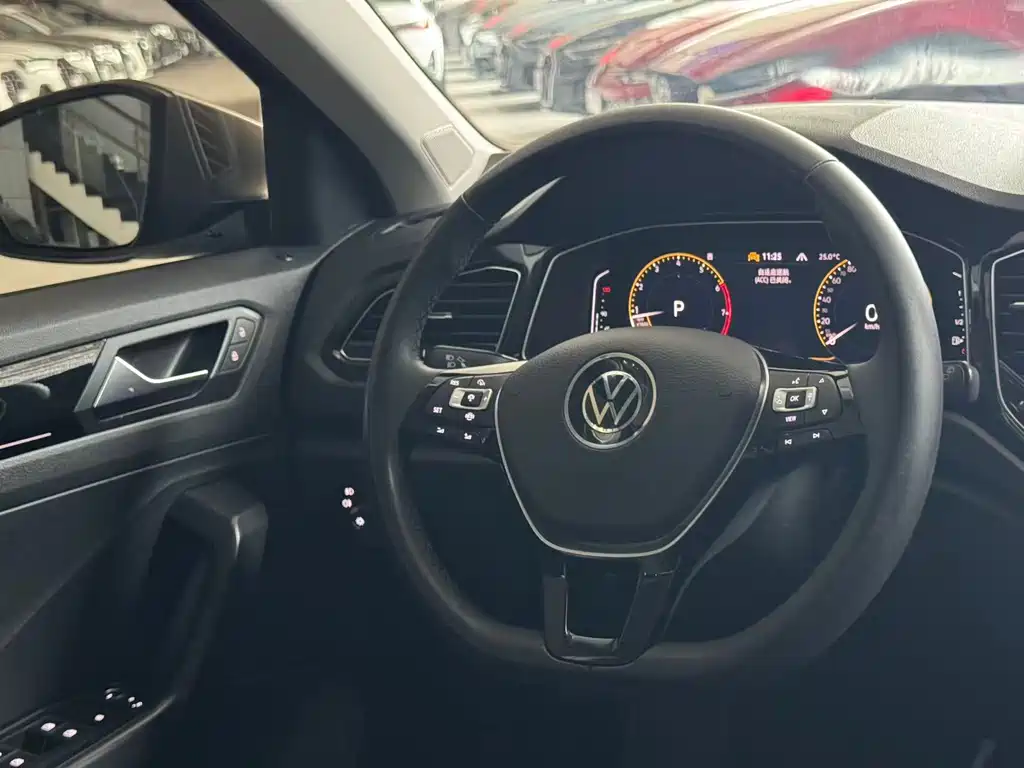 Volkswagen T-Roc 2022 — фото 15