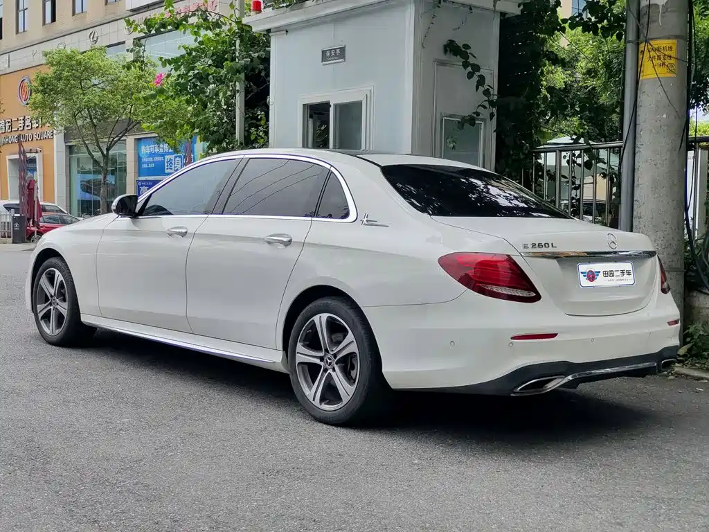 Mercedes-Benz E-Class 2019 — фото 4