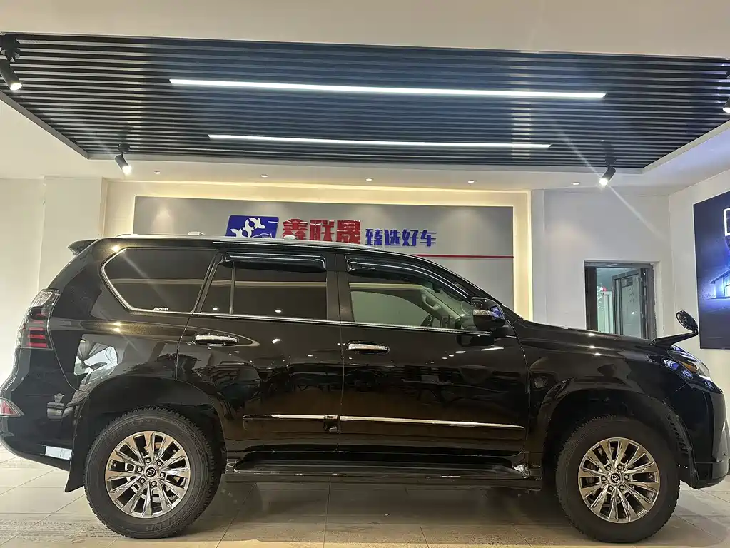 Lexus GX 2010