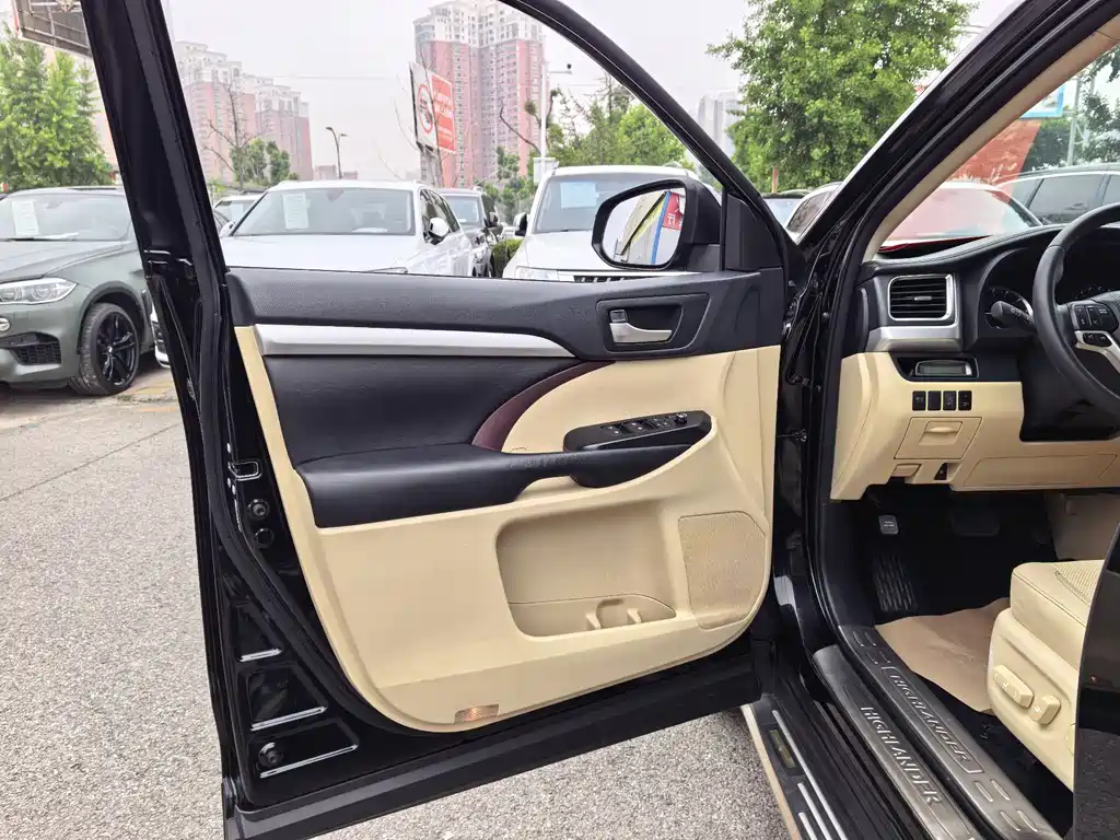 Toyota Highlander 2015 — фото 8
