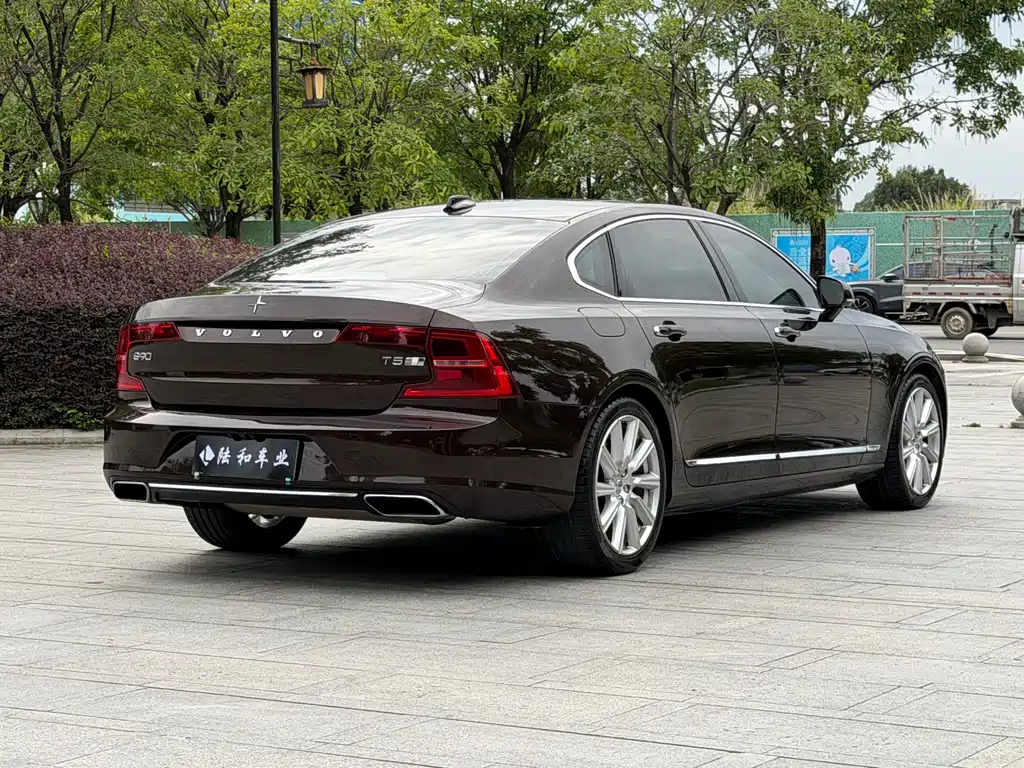 Volvo S90 2017 — фото 24