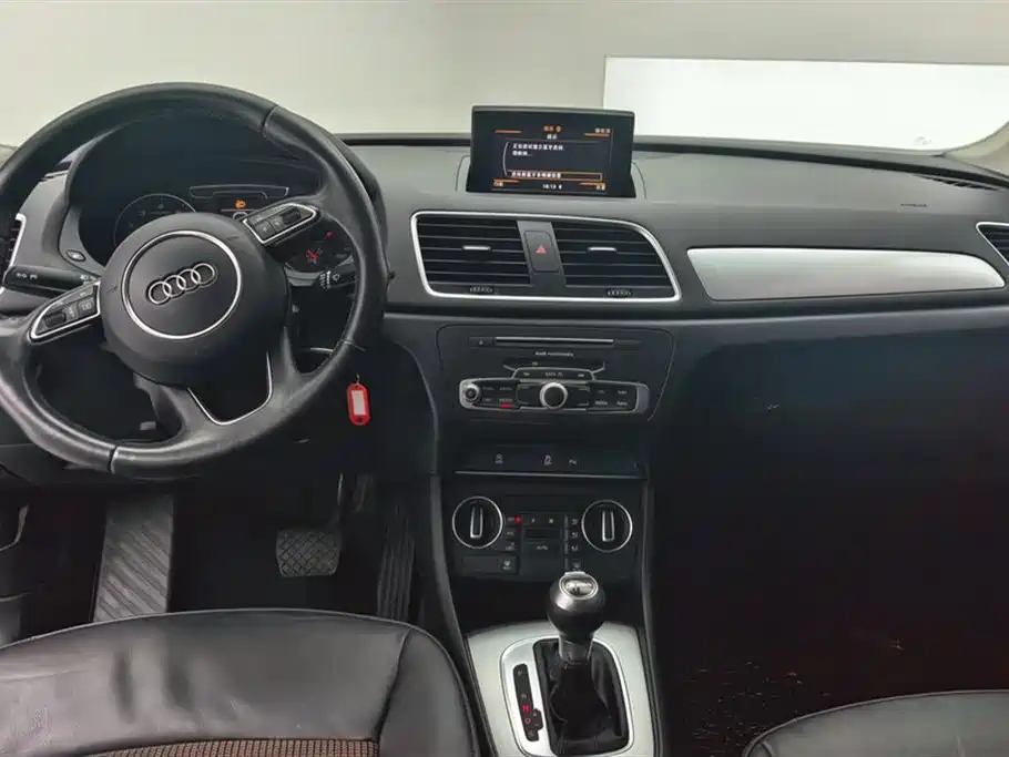 Audi Q3 2017 — фото 12