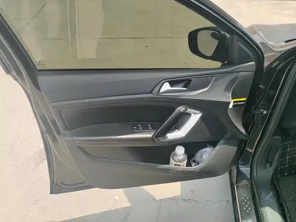Peugeot 408 2016