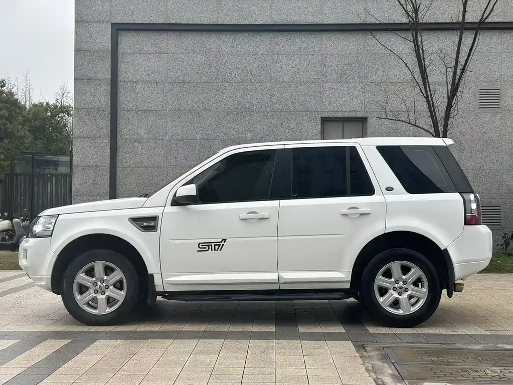 Land Rover Freelander 2 2014 — фото 4
