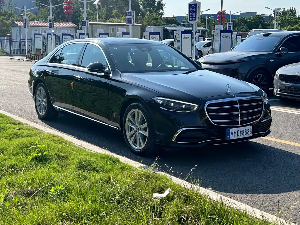 Mercedes-Benz S-Class 2023