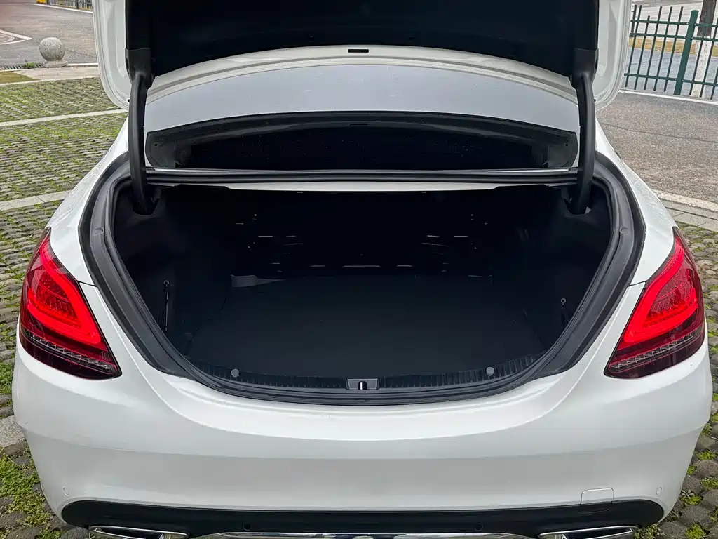 Mercedes-Benz C-Class 2020 — фото 26