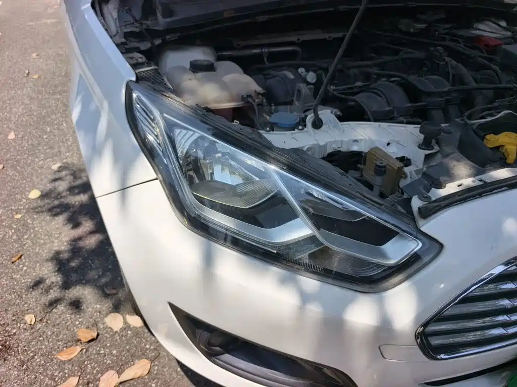 Ford Escort 2015