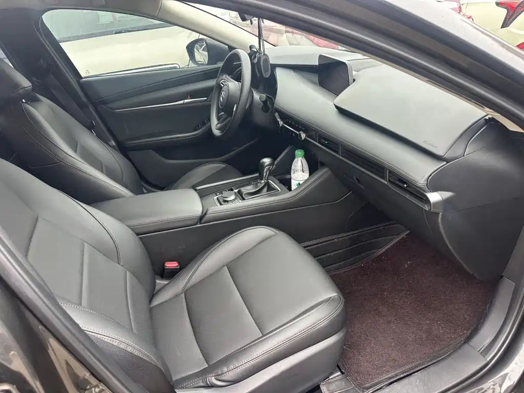 Mazda 3 Axela 2023
