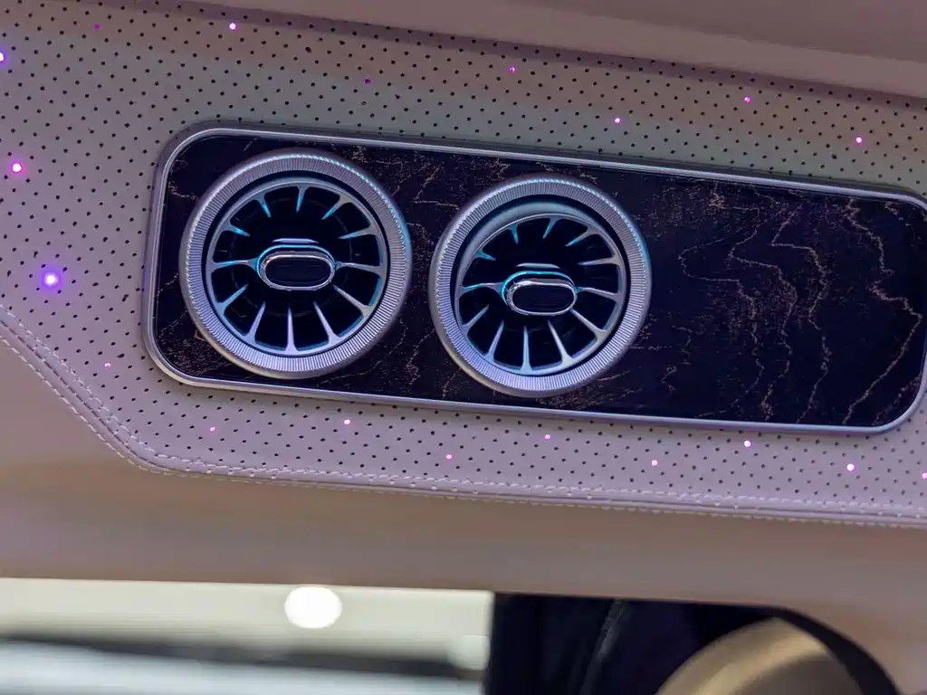 Mercedes-Benz Vito 2023 — фото 13