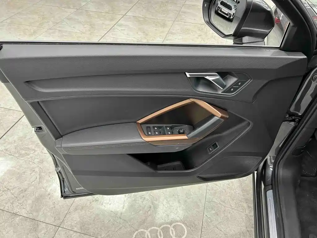 Audi Q3 2022 — фото 10