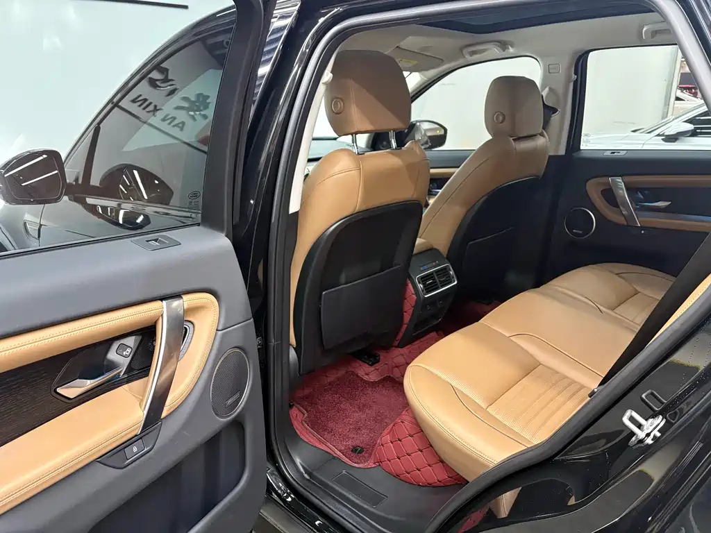 Land Rover Discovery Sport 2024 — фото 15