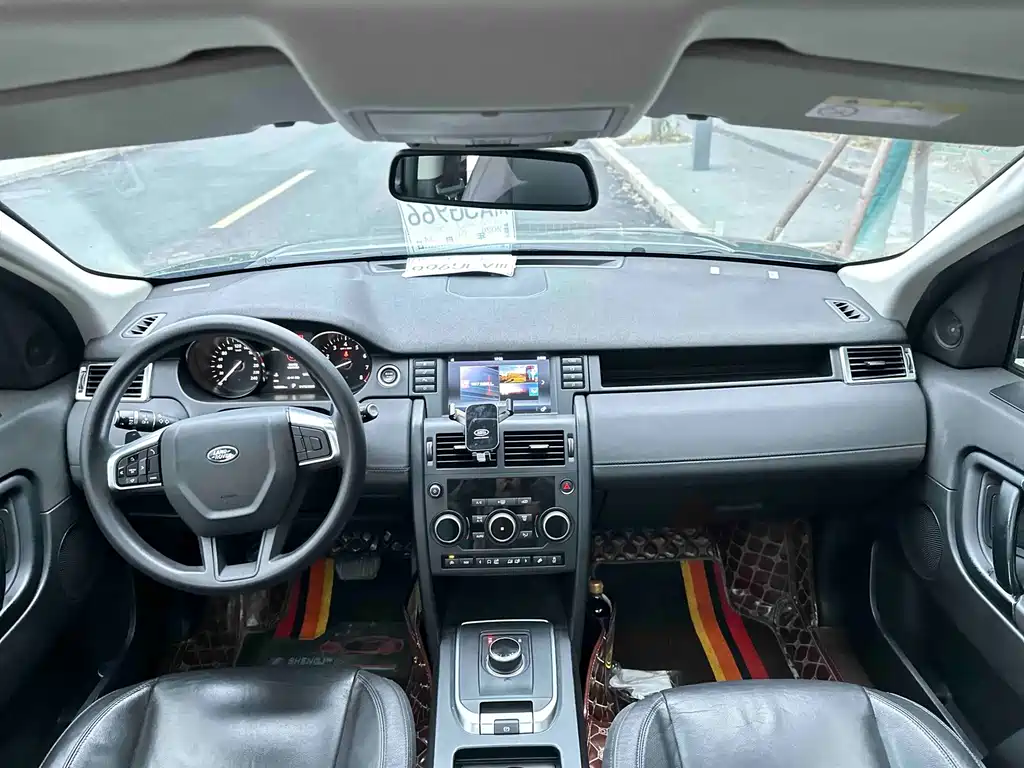 Land Rover Discovery Sport 2017 — фото 14