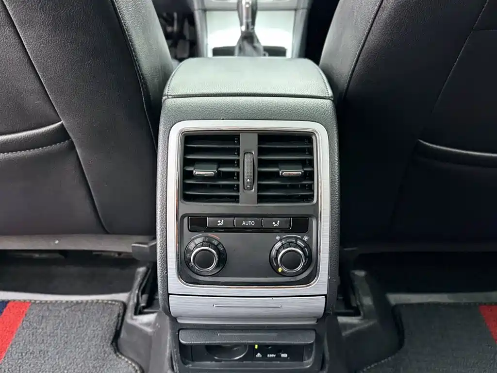 Volkswagen Passat 2015 — фото 20