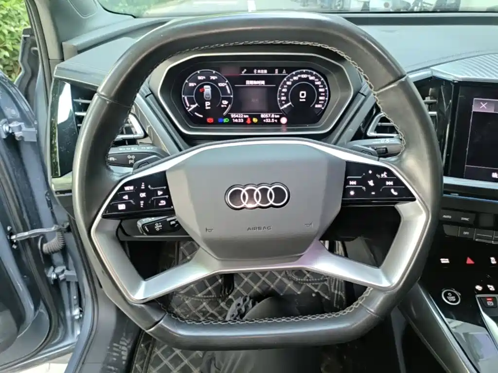 Audi Q4 E-Tron 2023 — фото 11