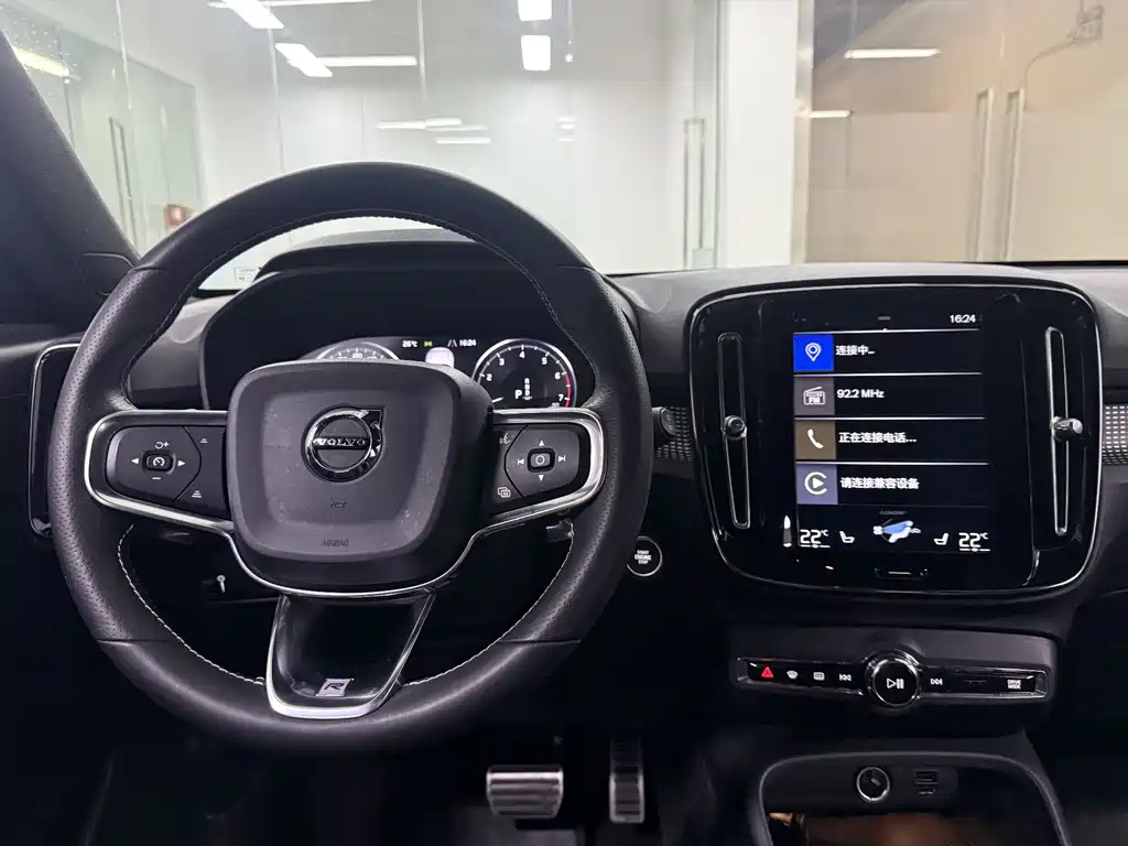 Volvo XC40 2019 — фото 15