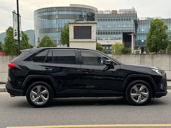 Toyota RAV4 2023