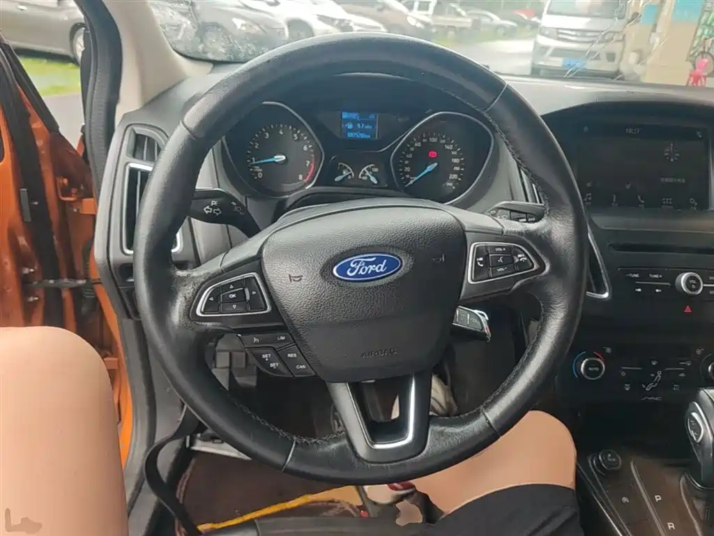 Ford Focus 2016 — фото 11