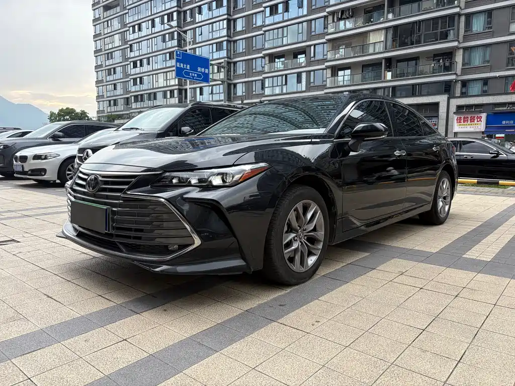 Toyota Avalon 2021 — фото 1