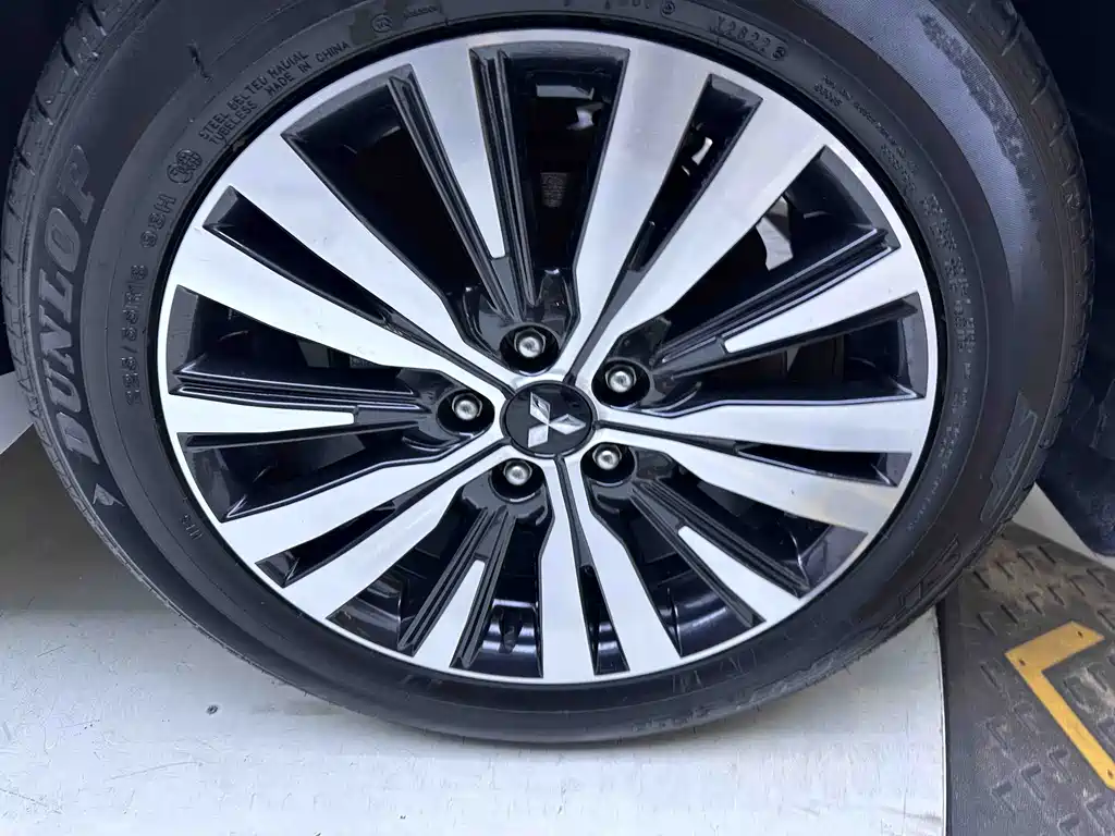 Mitsubishi Outlander 2022 — фото 22
