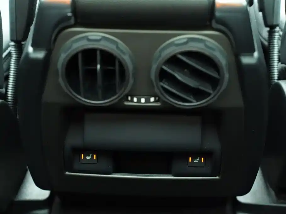 Land Rover Discovery 2016 — фото 17