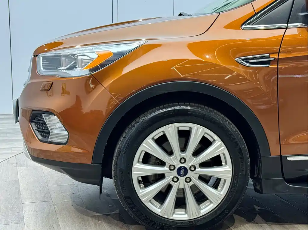 Ford Kuga 2017 — фото 28