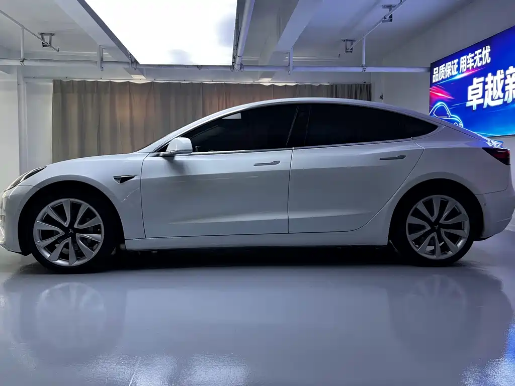 Tesla Model 3 2020 — фото 10