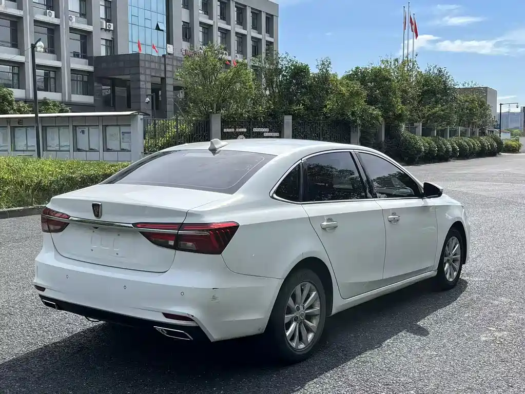 Roewe i6 Classic 2017 — фото 8