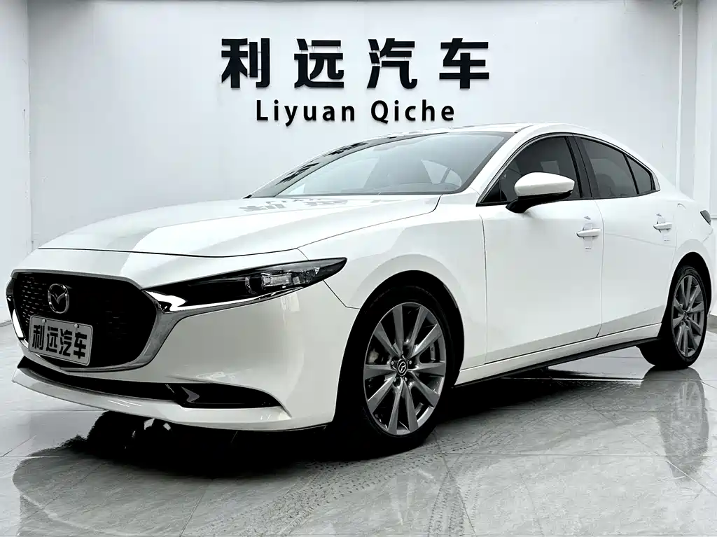 Mazda 3 Axela 2021 — фото 1