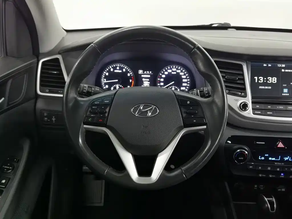 Hyundai Tucson 2017 — фото 11