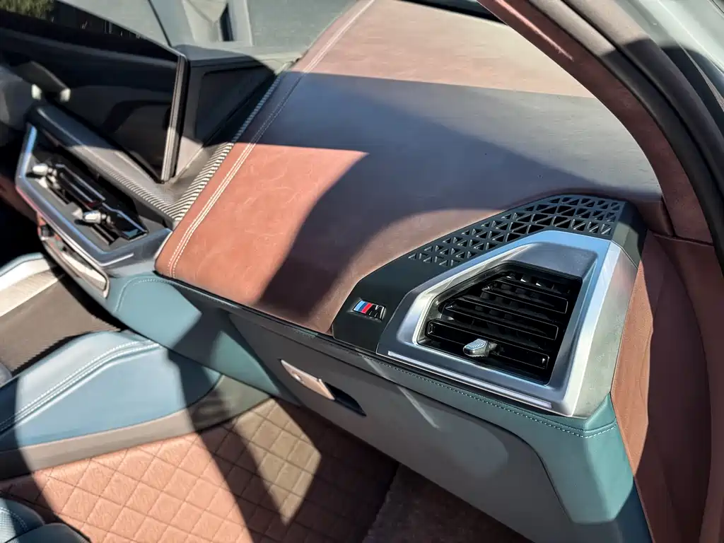 BMW XM 2024 — фото 15