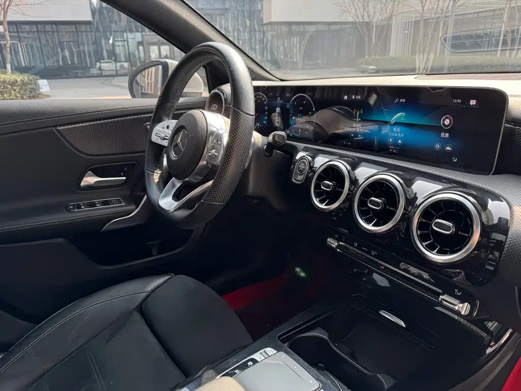 Mercedes-Benz A-Class 2019 — фото 17