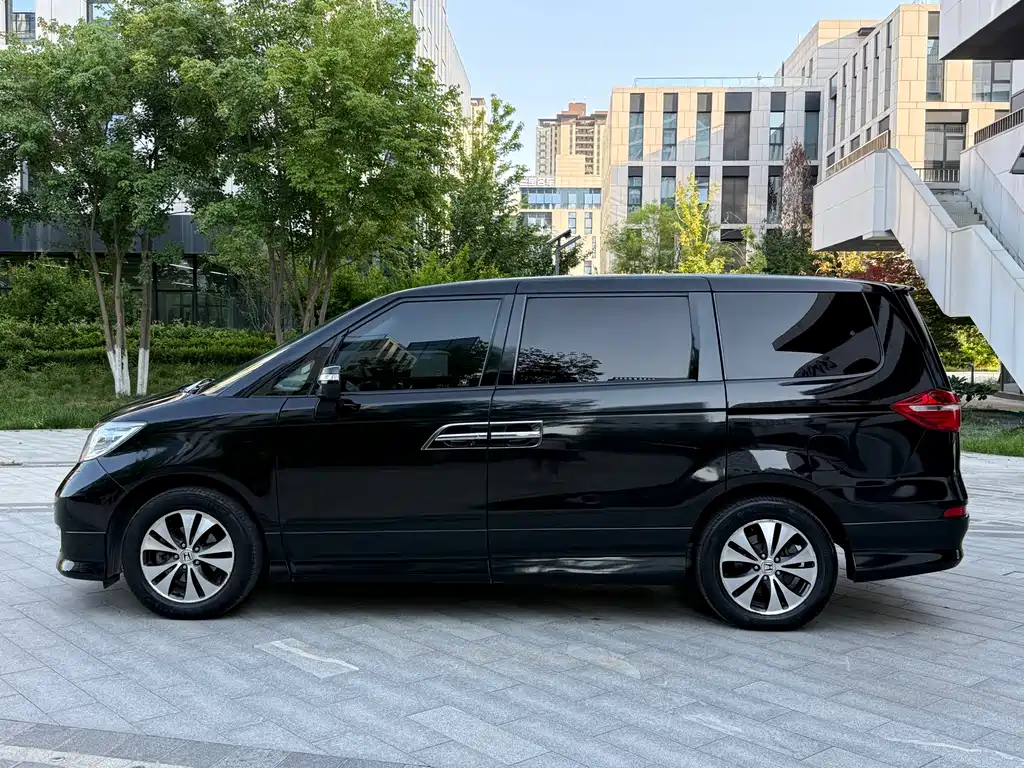 Honda Elysion 2012