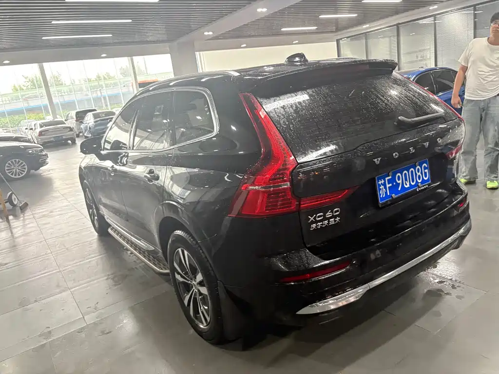 Volvo XC60 2022 — фото 7