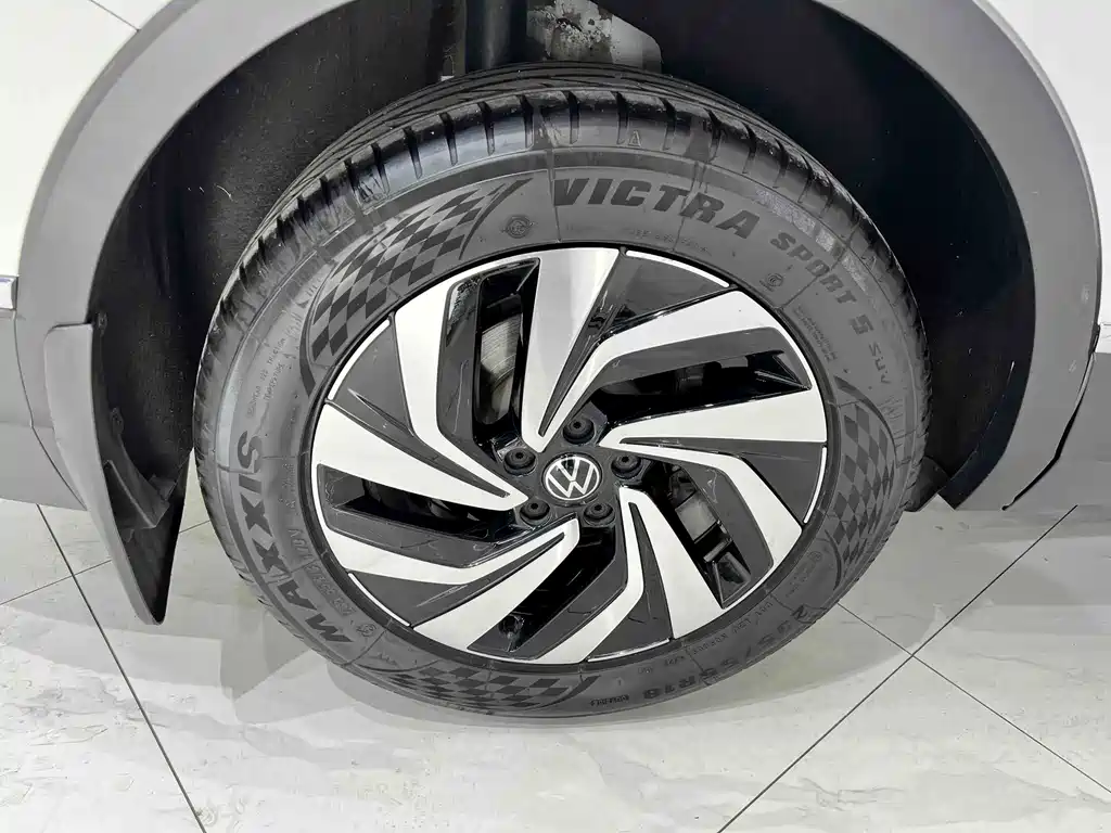 Volkswagen Tiguan L 2023 — фото 18