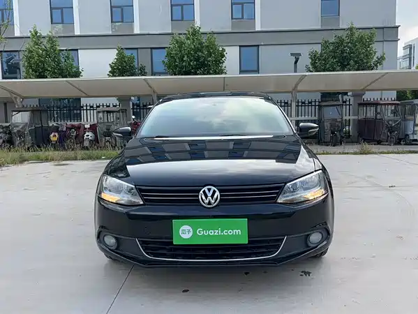 Volkswagen Sagitar 2014