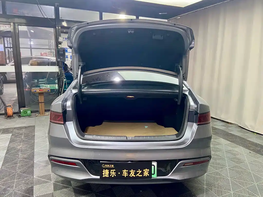 BYD Qin PLUS 2022 — фото 17