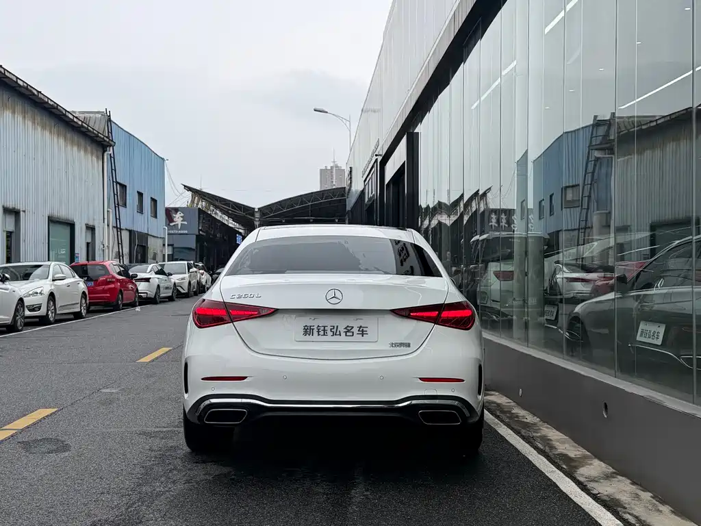 Mercedes-Benz C-Class 2025