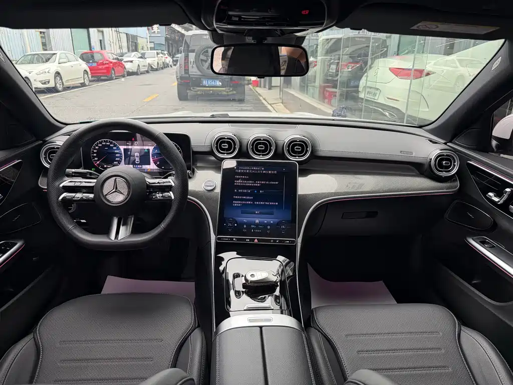 Mercedes-Benz C-Class 2025