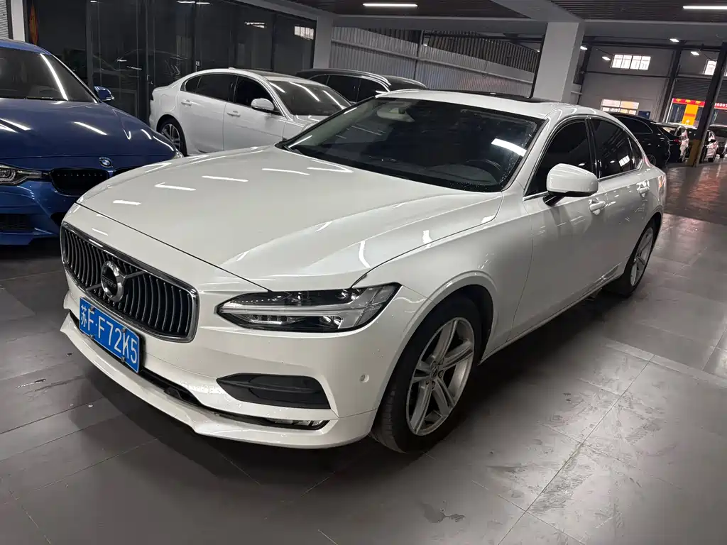 Volvo S90 2017 — фото 1