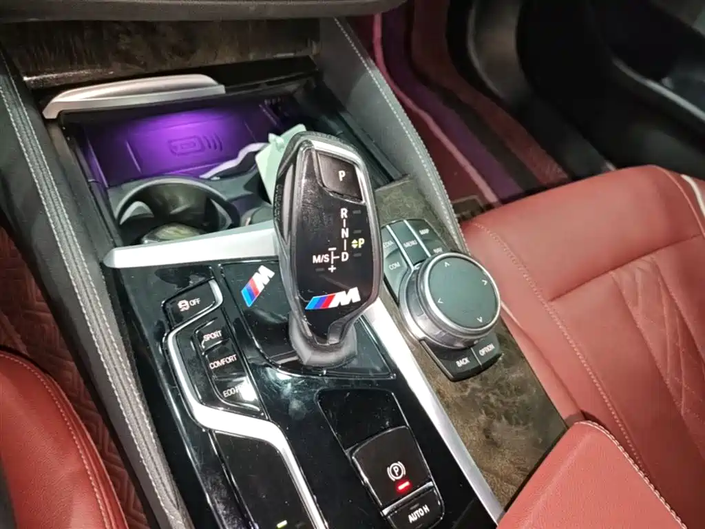 BMW 5 Series 2021 — фото 14