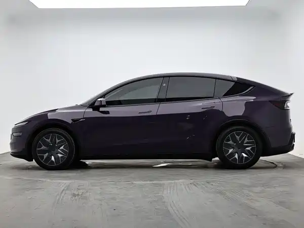 Tesla Model Y L 2026