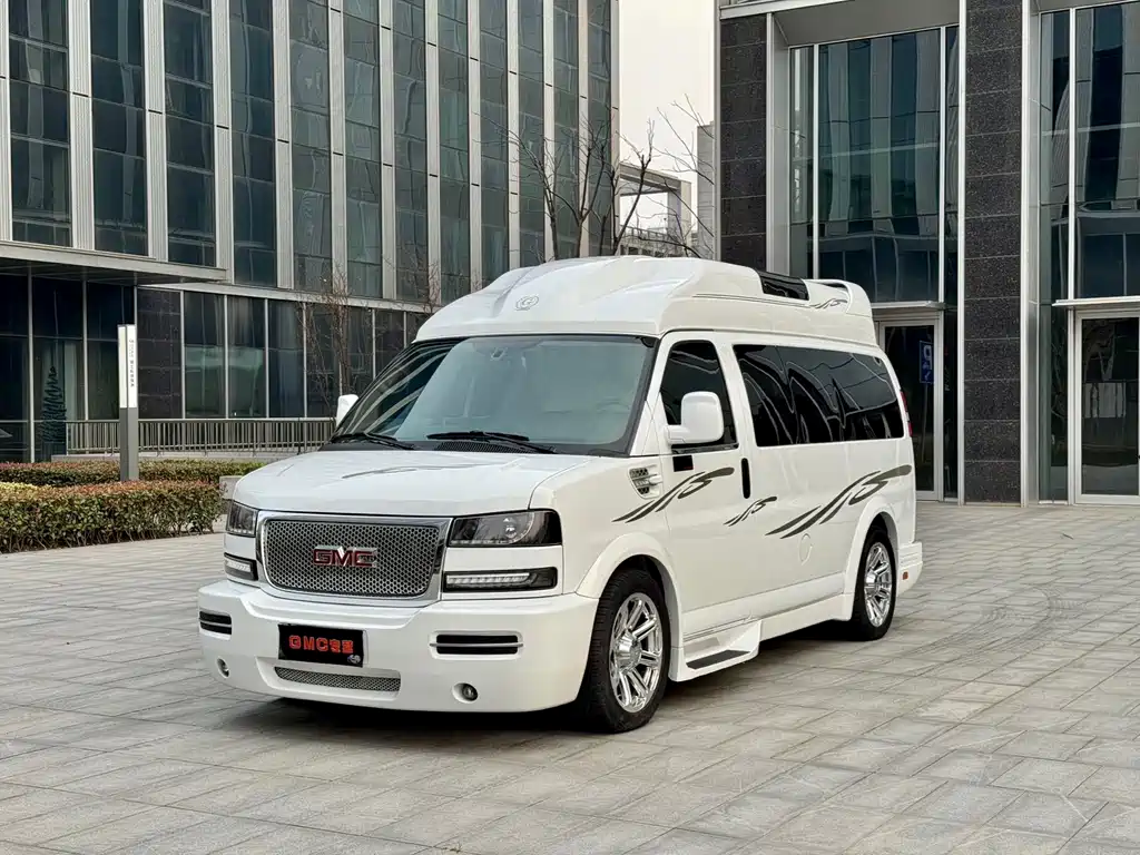 GMC Savana 2016 — фото 1