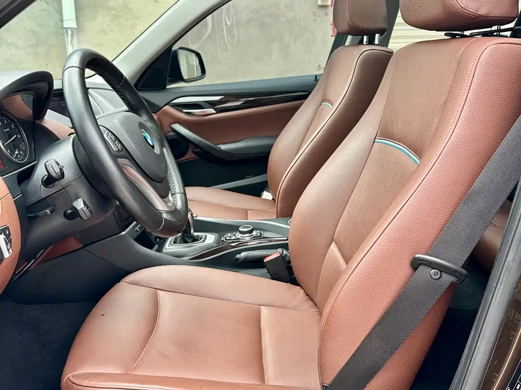 BMW X1 2013 — фото 8