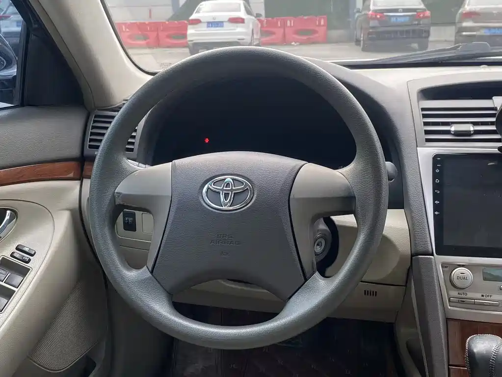 Toyota Camry 2013 — фото 21