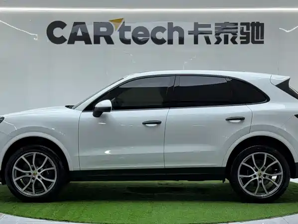 Porsche Cayenne 2024